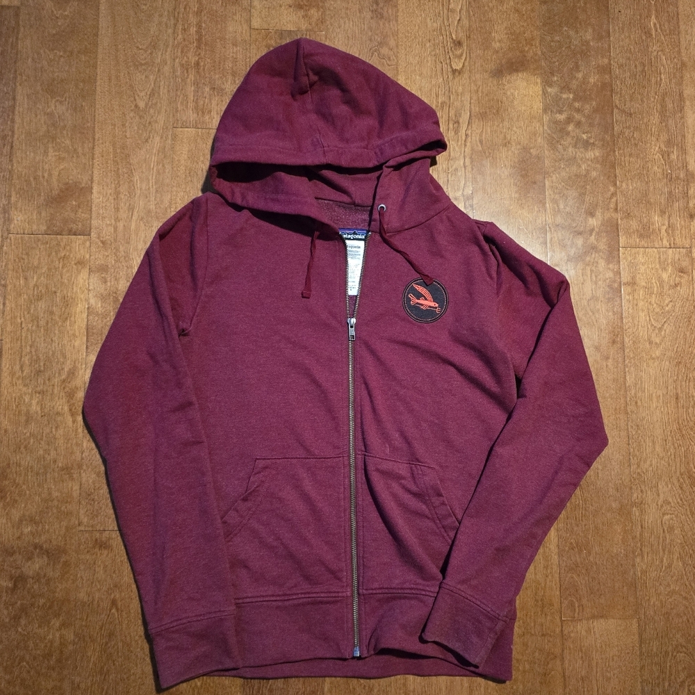 Patagonia Flying fish  Maroon Zip Up Hoodie size Medium